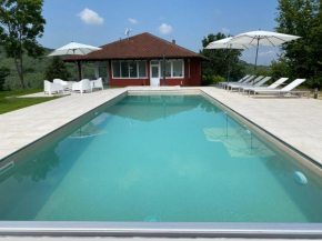 Pool Villa with view on the Langhe hills Mango